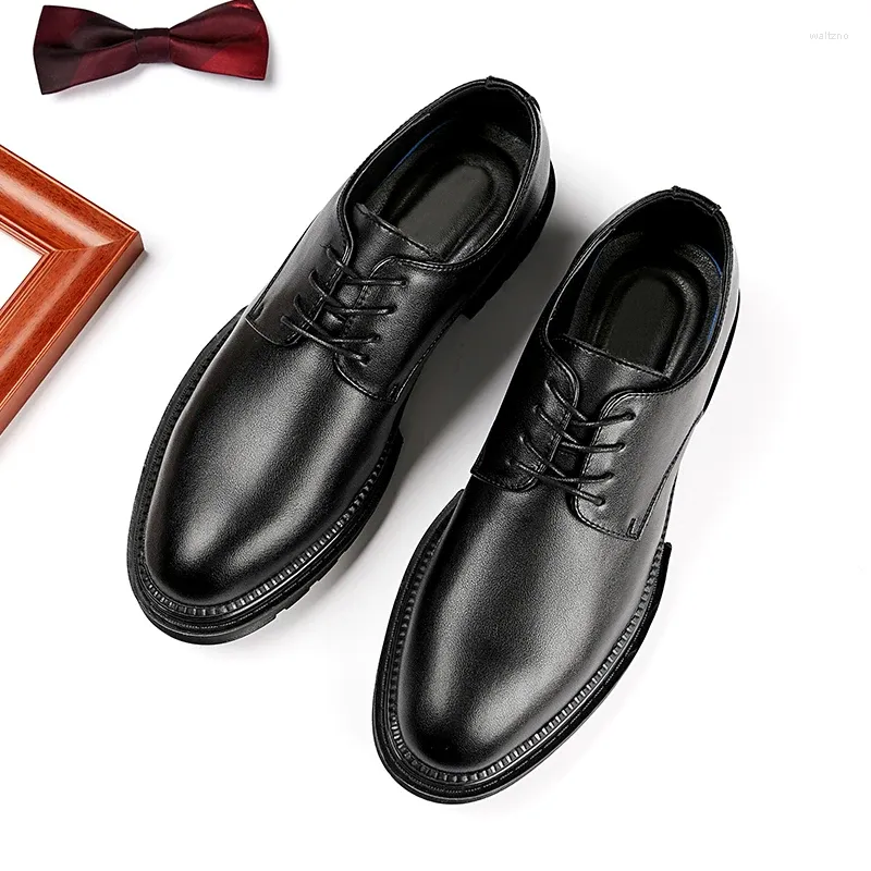 Scarpe casual uomini vere in pelle di alta qualità abito formale matrimonio per business lussuoso uomo oxfords scarpa