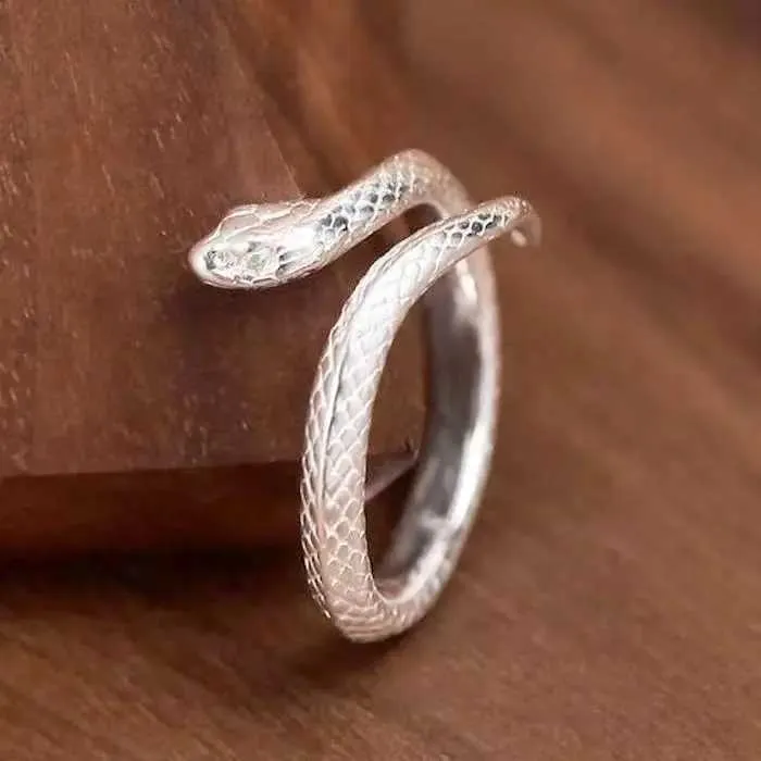 Bröllopsringar Spirit Snake Ring Kvinnlig öppning Justerbar Snake Tail Ring Small Snake Ring Cool och mångsidig unik personlighet