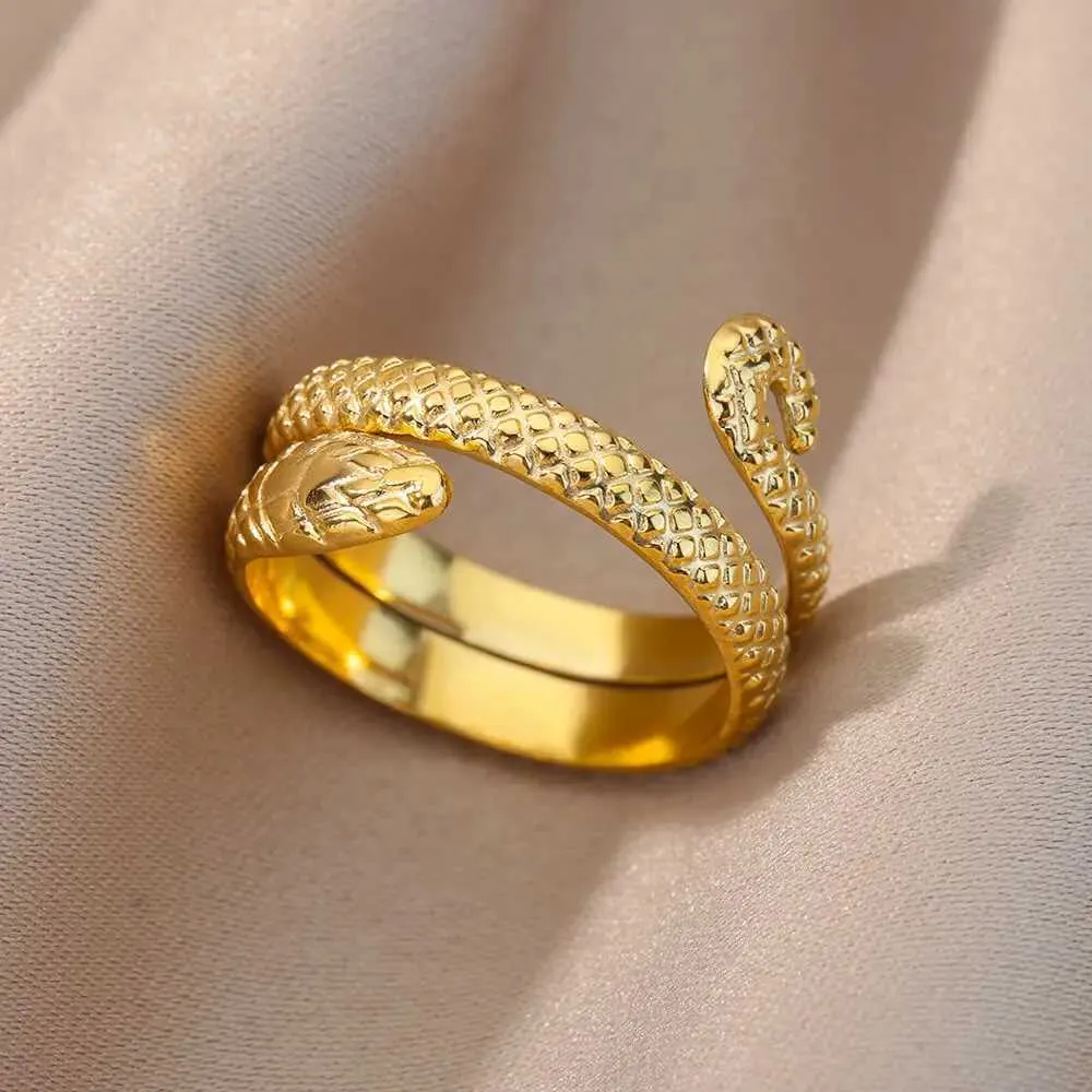 Anelli di nozze nuovi in anelli di serpente donne uomini inossidabile in acciaio in acciaio oro anello serpente vintage punk animale estetico gioiello regalo anillos mujer