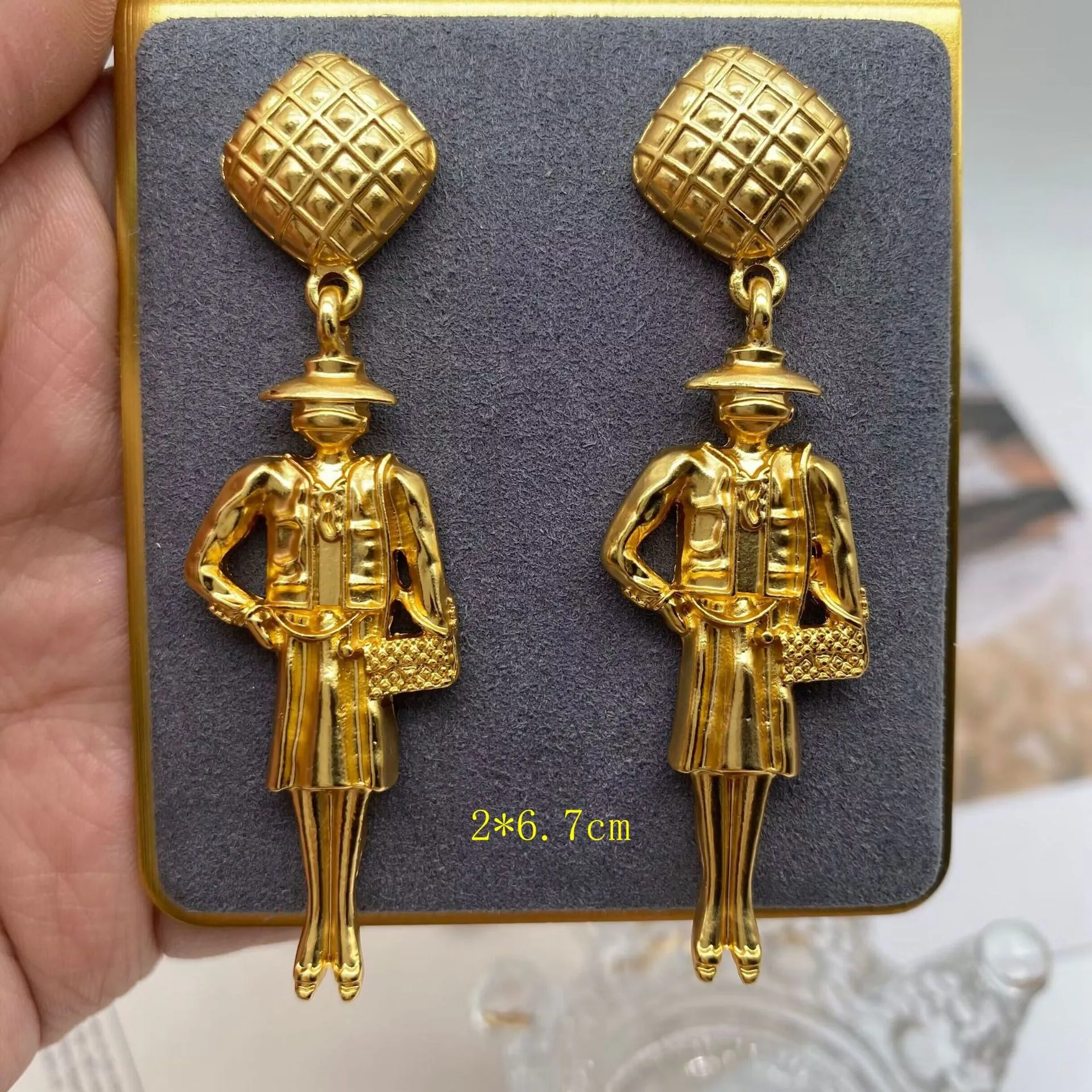 New Golden Vintage earring Antique Little Gold Checkered Pendant Earrings jewelry EAR-9933