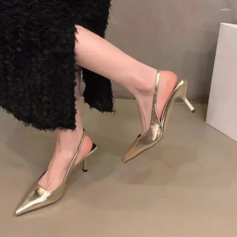 Sandalen 2024 Pointy High Heels weibliche Nische Single Schuhe schwarz sexy Frühling und Sommer großer Stiletto