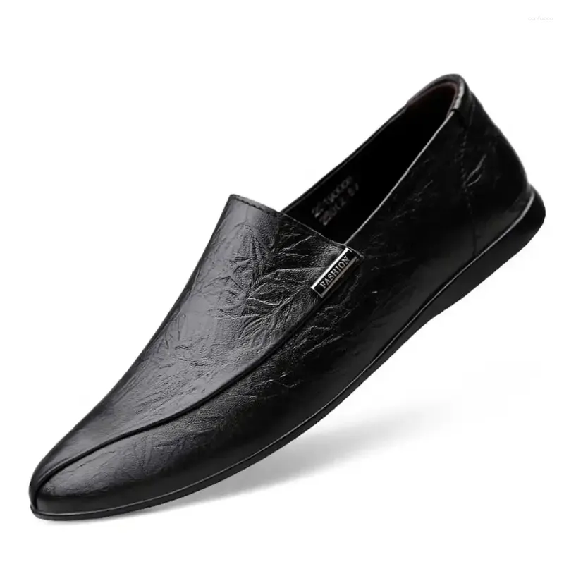 Sapatos casuais 40-46 Slipon School Man vulcaniza tênis masculinos de alta qualidade para pombo esportivo em casa fora do minimalista