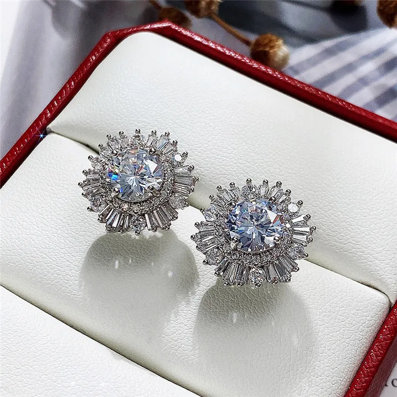 2024 Spakrling Studörhängen lyxiga smycken 925 Sterling Silver Round Cut White Topaz Cz Diamond Gemstones Party Elegant Women Snow Flower Earring Present