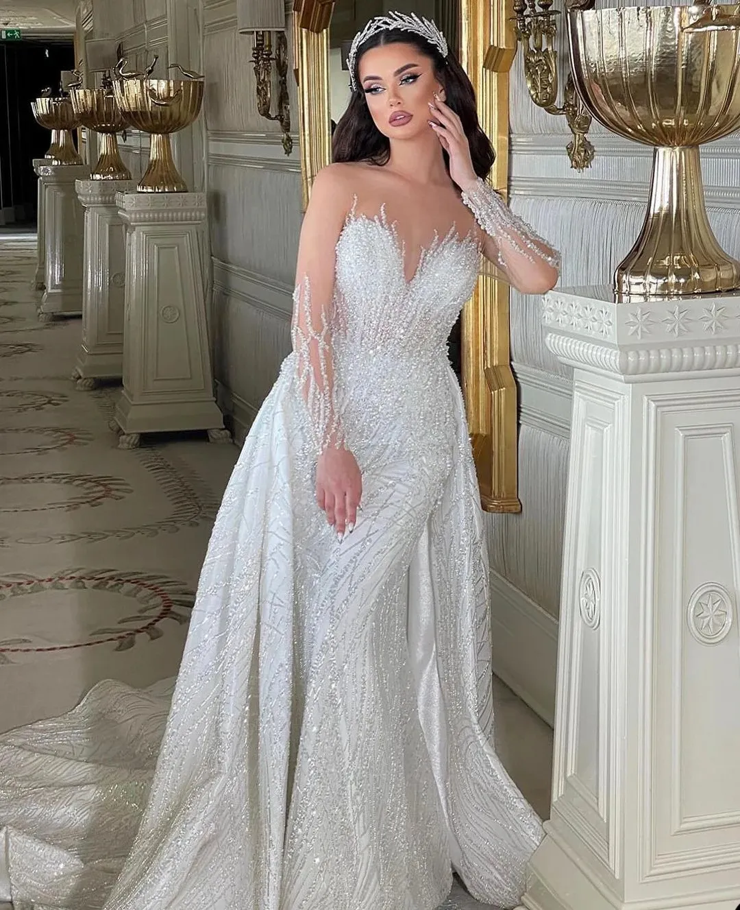 2024 Dubaï Dubaï Robe de mariée Sirène pour femmes Illusion Neck Manches longues Perles Sequins Bridal Bridal Sweep Train Train Split Vestidos de Novias