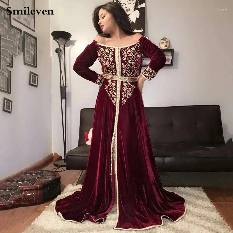 Feestjurken Smileven Velvet lange mouw Morokko Caftan avond uit schouderoutfit Dubai prom jurk sexy formeel