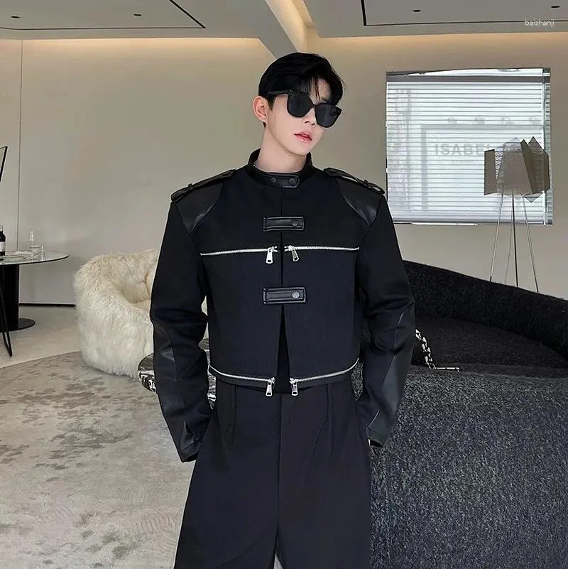 Cropped Techwear Jacket: Autumn Winter Fashion with Leather