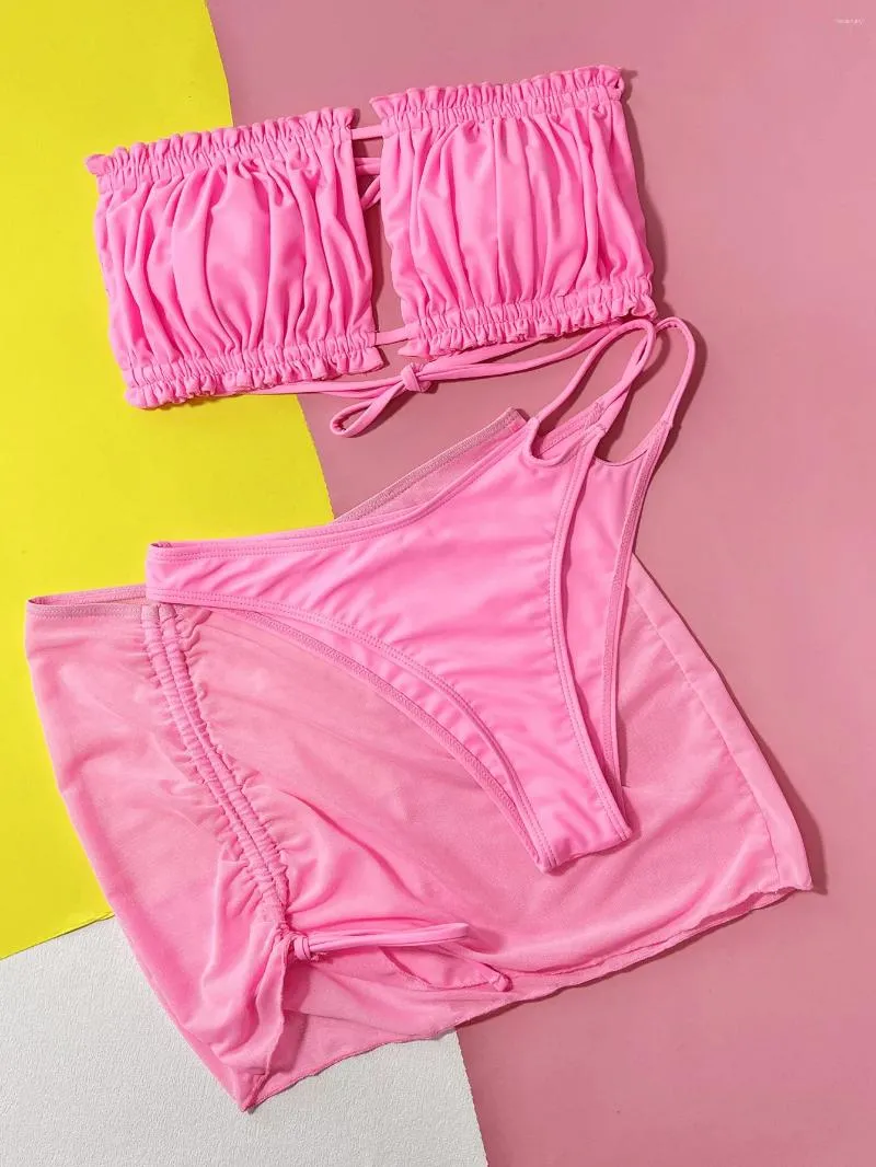 Kvinnors badkläder Bikini Set Sexig rosa baddräkt Tre stycke Bandeau Kvinnor med mesh kjolar baddräkt Mikro Thong Beach Wear