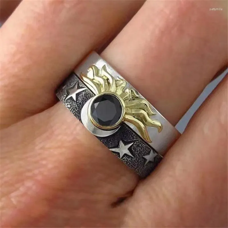 Cluster Rings 2pcs/set Vintage Sun Moon Stars Couple Ring Set For Men Women Two Tone Black Stone Metal Finger Lovers Party Jewelry Gifts