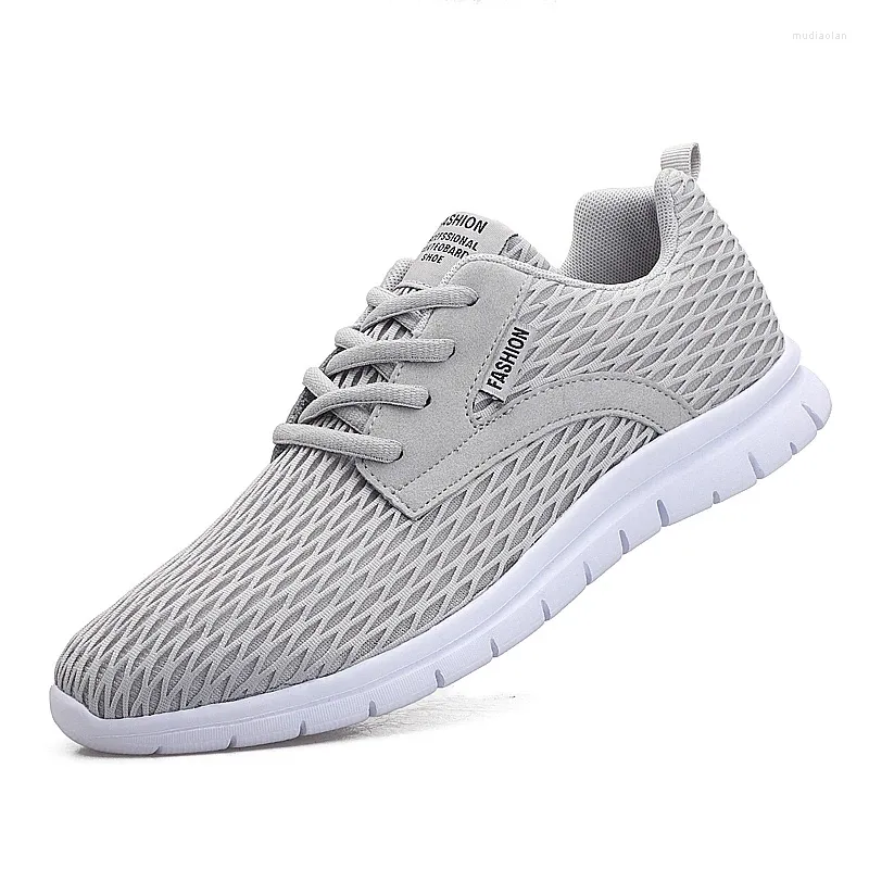 Running schoenen Big Size 38-47 Smmer Men and Women Breathable Mesh Jogging Sneakers Outdoor Ultra Light Sports