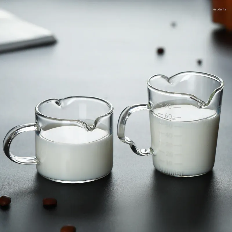 Mokken verdikte glas met dubbele mond melk met dubbele mond met afgestudeerde mini-koffie-espresso