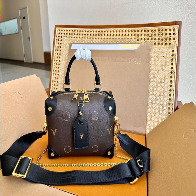 Louls Vutt Purse Women's Women's 20cm Handbag Hardware Designer Runway Sholdwear Soft Crossbody Bag Makeup Luxury Metal Bag Han