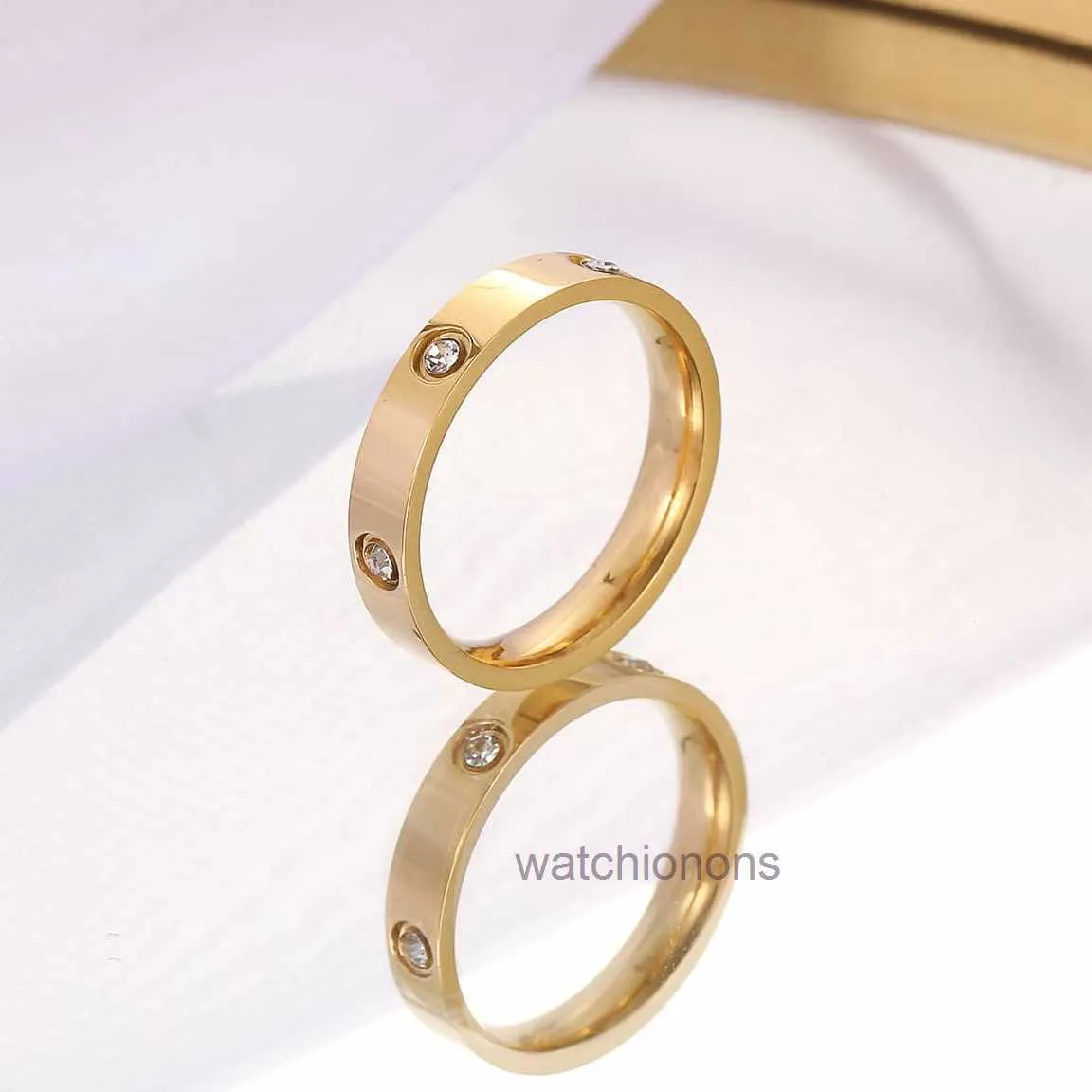 High-End Carteer Luxury Ring samma stil sex diamant en karaktär titan stål män och kvinnors ringar eleganta inlagda rostfritt ringsmycken