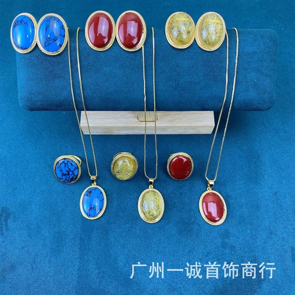 Xizang Jewelry Tibetan Tricnic Jewelry Turquoise مجموعة طبيعية نصف ثلاث قطع لون الحفاظ على مجوهرات الطلاء الكهربائي