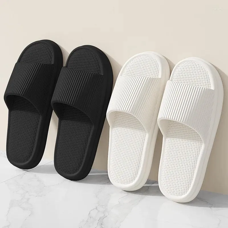 Sandals Indoor Slippers Couple Summer Anti-Slip de haute qualité Eva pour les hommes Femmes 2024 Claquettes tendance Femme Luxe