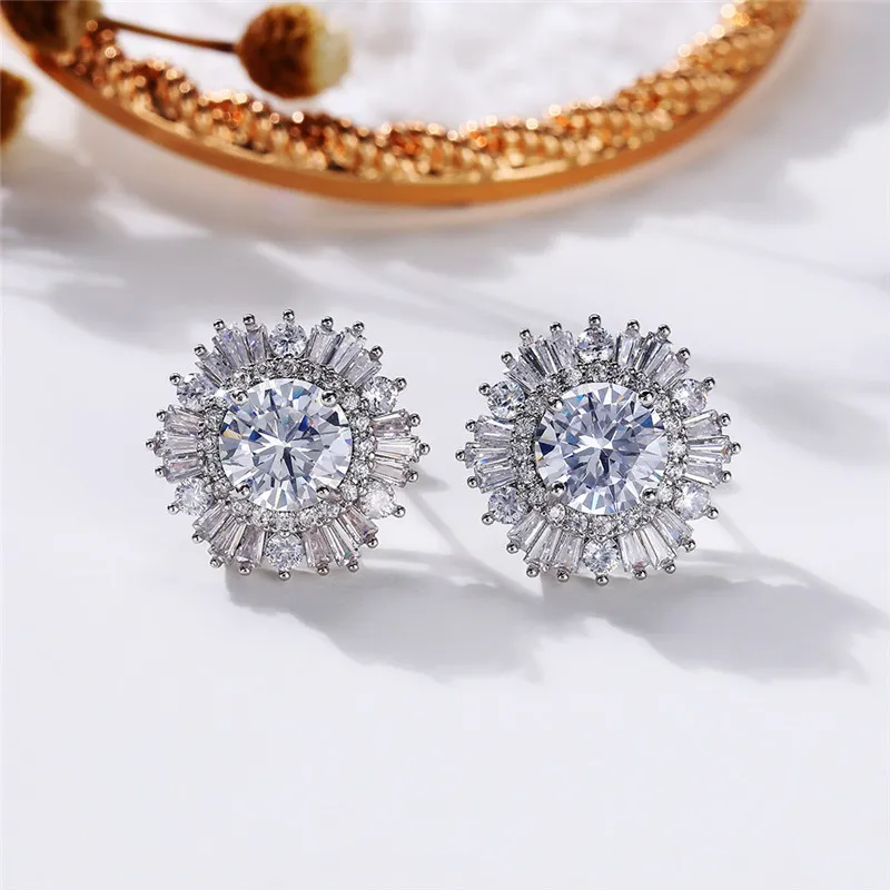 2024 Spakrling Studörhängen lyxiga smycken 925 Sterling Silver Round Cut White Topaz Cz Diamond Gemstones Party Elegant Women Snow Flower Earring Present