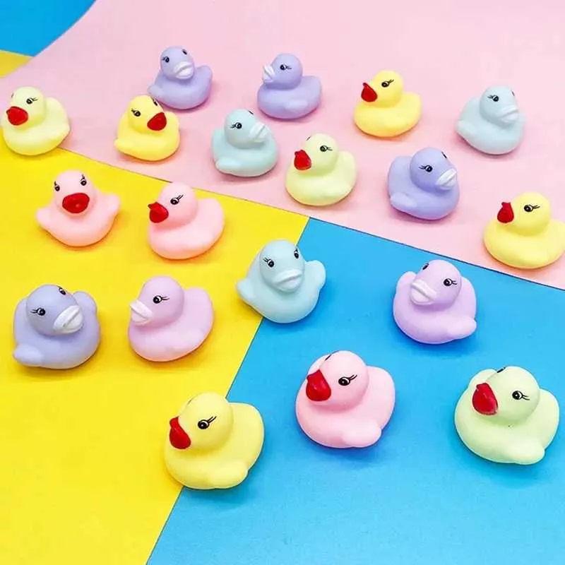 Baby Bad Spielzeug 20-300pcs Macaron Quietschkautschuk Duck Duckie Float Bath Toys Pool Babyparty Water Spielzeug für Neugeborene 0-12 Monate