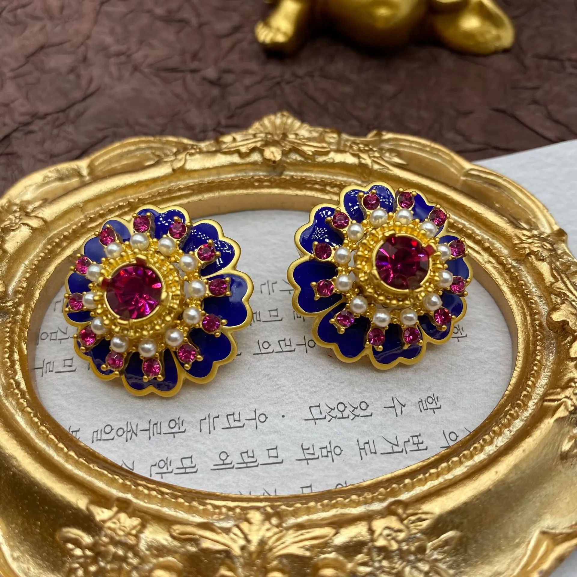 Medieval vintage women earring Medieval Palace Retro Flower Earrings Female Pearl Daisy Ear studs jewelry