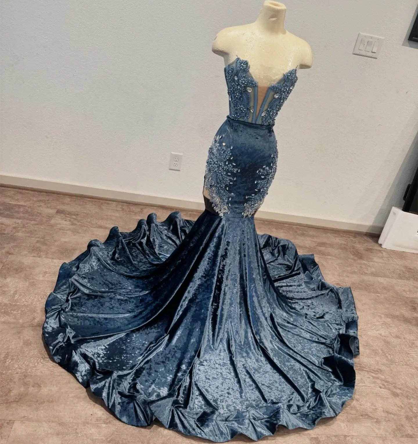 Plus Size Arabic Aso Navy Blue Mermaid Prom Dresses Beaded Crystals Velvet Evening Formal Party Second Birthday Engagement Reception Gowns ZJ334