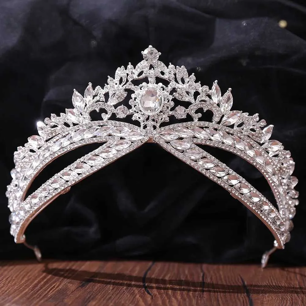 Tiaras Silver Color Accessoires de cheveux de mariage Luxury Crystal Crown Tiara For Women Crown Criffe Bridal Hair Bijoux Tiaras