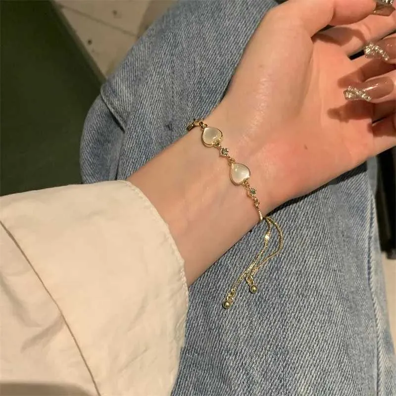 Chaîne coréenne Sweet Heart Opal 18K Gold plaqué en acier inoxydable Bracelets de chaîne pour femmes