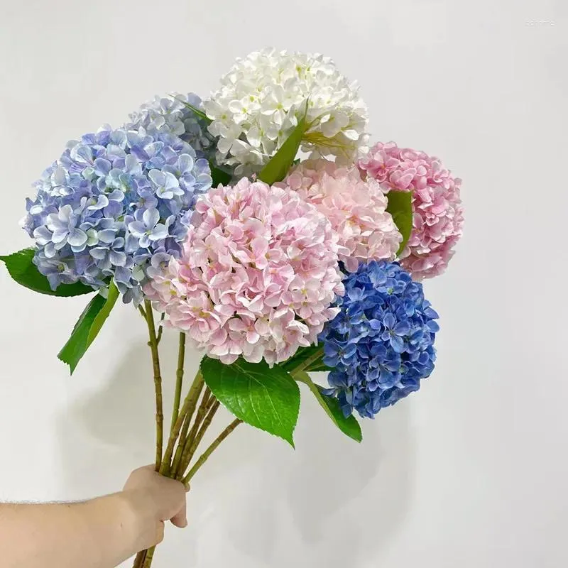 Flores decorativas de alta qualidade Hydrangea Branch Artificial Flower Wedding Pogra Fake for Birthday Party Home Tabel Decoration