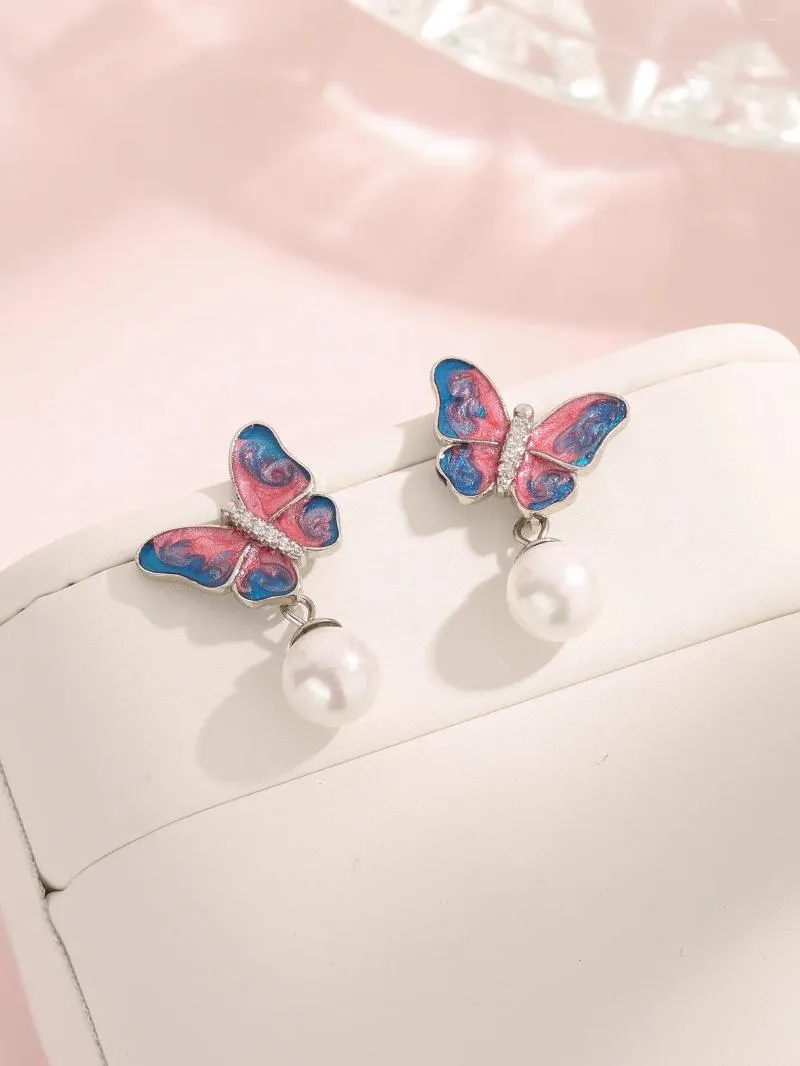 Orecchini per borchie 2024 Fashion S925 Sterling Silver Butterfly Dropper Domenone Short Short Short Sweet and Simple Versatile