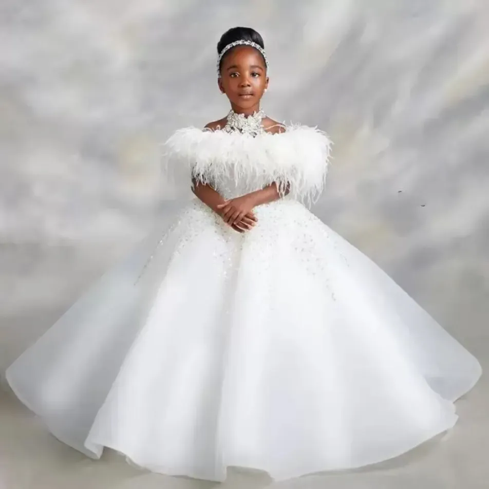 Luxueuse dentelle en dentelle en perle robes de fille de bal robe de bal Crystaux de cou transparent organza lilttle enfants anniversaire concours de mariages