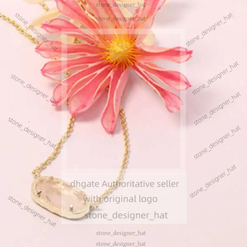 Designer Kendrascott Jewelry Elisa K Temperament elliptiskt svart glashalsband Kvinnesmycken Fashion Pink Crystal Stone Lock Bone Chain 1985