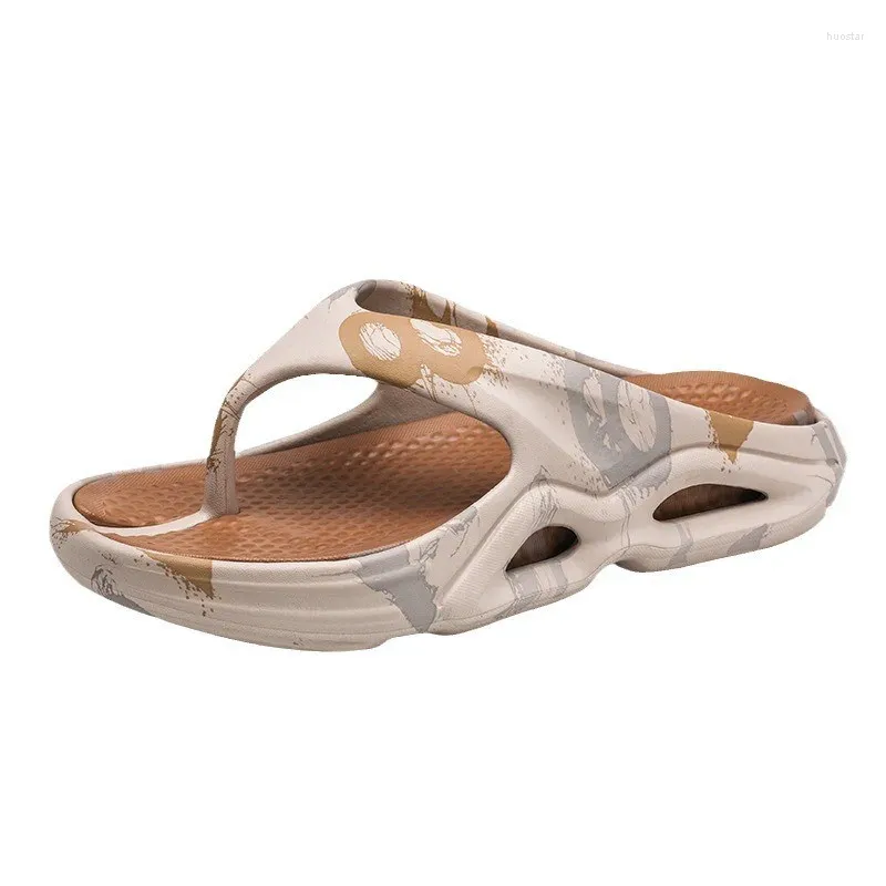 Slippers Men Topp des tongs extérieurs Chaussures intérieures épaisses Sandales à semelles molles