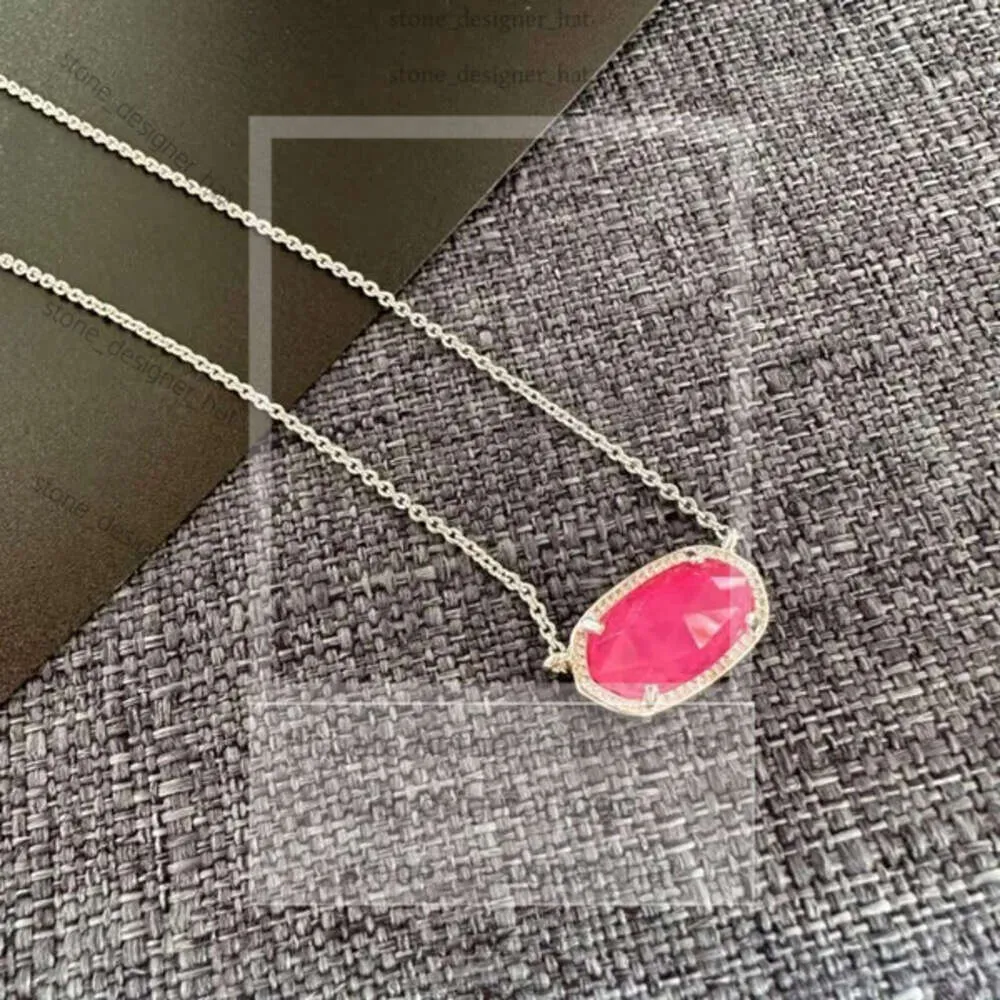 Designer Kendrascott Jewelry Elisa Series Instagram -stil Enkel och färsk Rhododendronrosa Azalea Collarbone Chain Halsband för kvinnor 2136