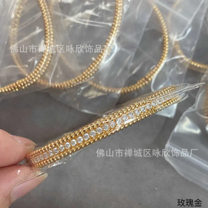 Van Cl AP Classic V Gold Single Row Bracelet en diamant complet Edition étroite High End CNC Hand Inclued Version et Gorgeous Design