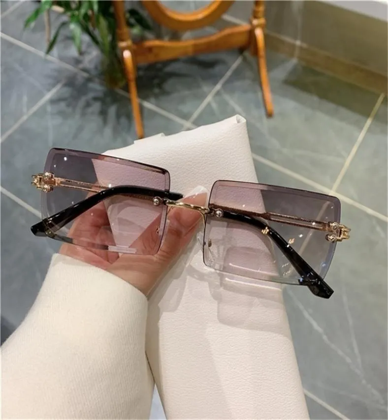 Clip carrés Clip sans cadre pour femmes Retro Retro Vintage Designer Fashion Sunglasses et homme en alliage Golden Car 2205188531483