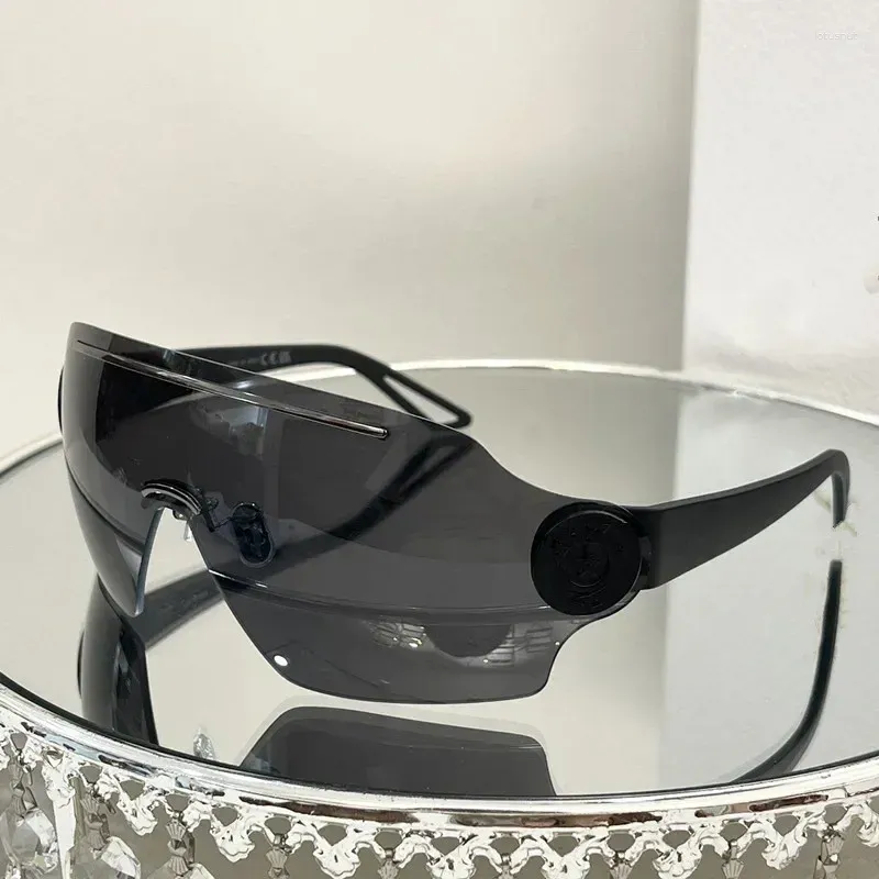 Zonnebrillen Steampunk Oversized voor vrouwen Trends Punk Y2K Sun Glazen Men 2024's Brand Designer Eyewear de Sol Oculos
