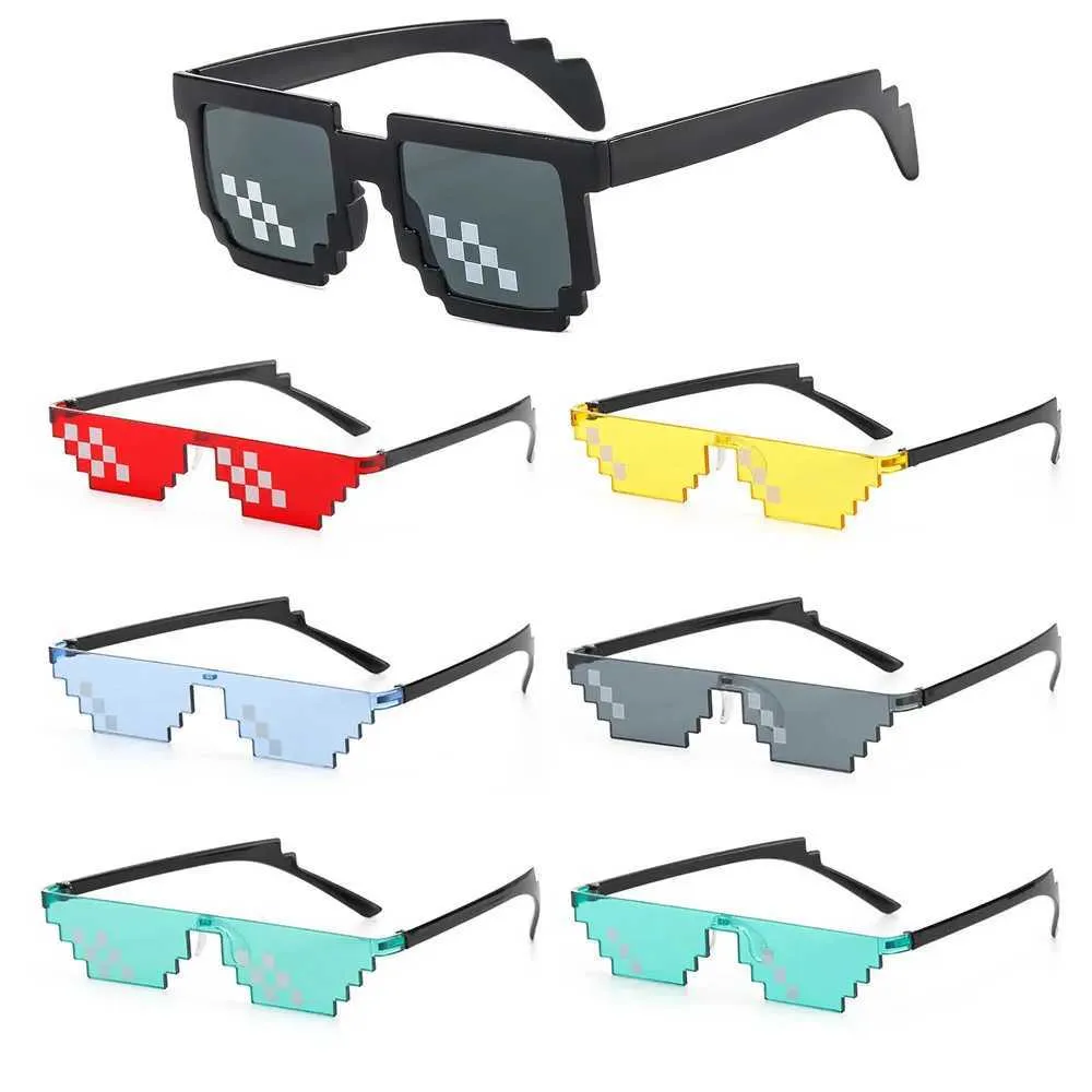 Lunettes de soleil Pixel Mosaic Lunettes de soleil Men Femmes Found Retro Fashion Eyewear Unisexe Birthday / Party Cosplay Gamer Robot UV400 SUN GLASSES D240429