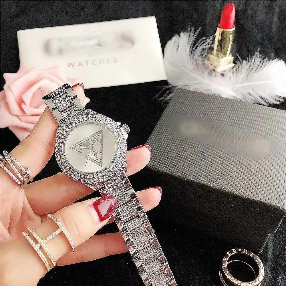 Regarder le quartz pour femmes Regarder couple Internet Celebrity Casual Watch Designer Luxury Designer High Qualityluxe Diamond-studded Watch