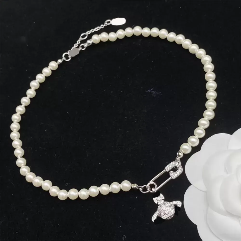 Nytt mode kvinnors halsband varumärke Hot Pearl Chain Planet Halsband Saturn Pearl Necklace Satelliten i krage Kedjan Punk Atmosfär