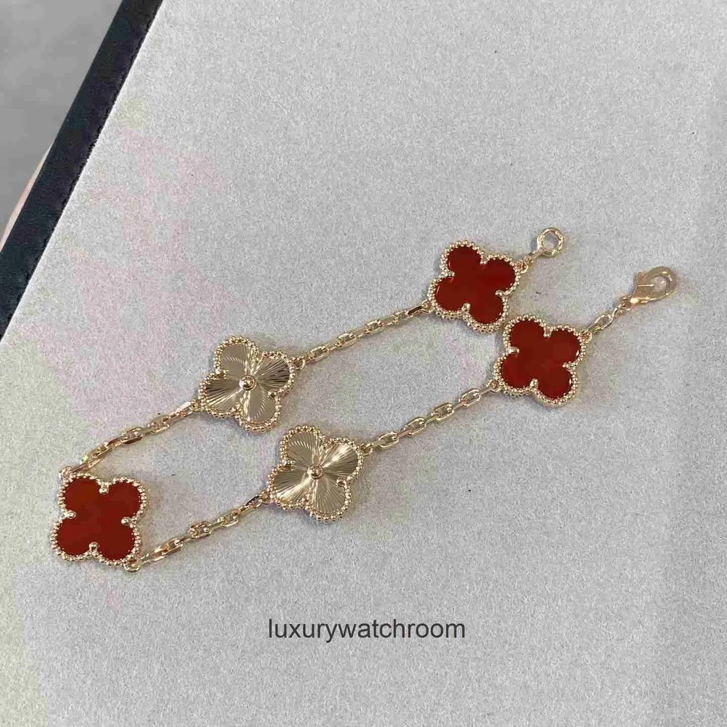 Bijoux haut de gamme Bracles pour Vancleff Womens High Lucky Grass Five Flower Bracelet femelle Rose Golden Red Fritillaria Simple Temperament Personality Gift Original