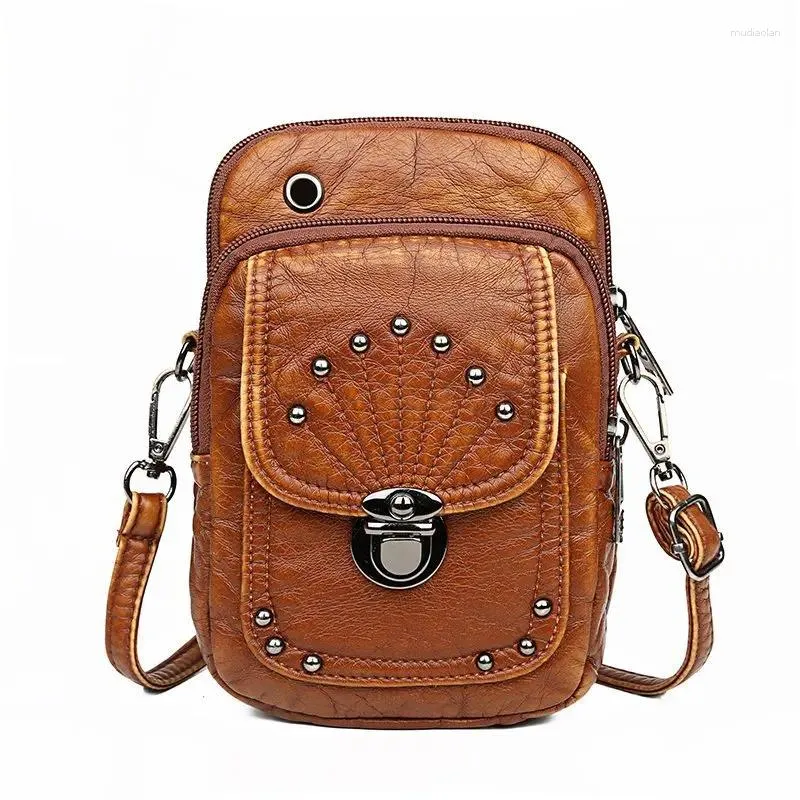 Omuz çantaları vintage yumuşak deri crossbody perçin pu kadın messenger çanta küçük kadın çanta telefon çantaları siyah ve kahverengi