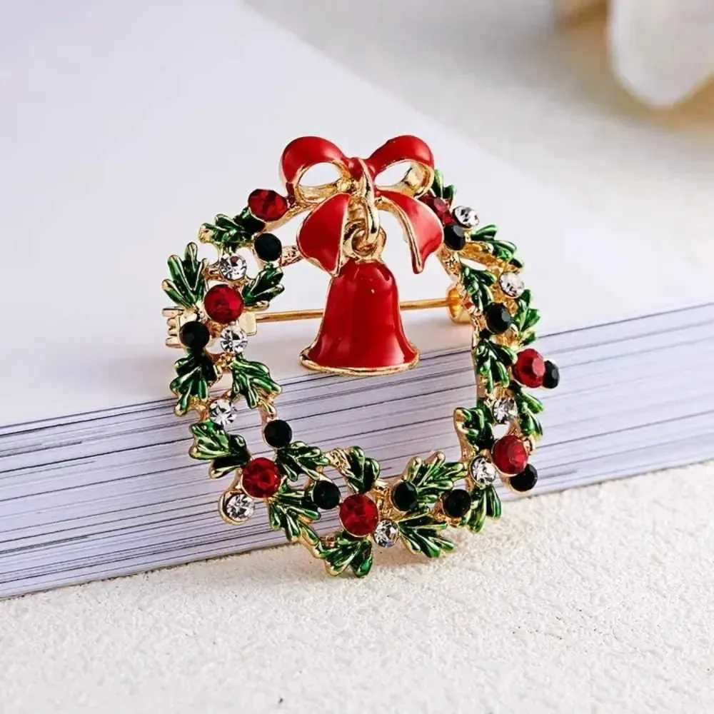 Bedelarmbanden Europese en Amerikaanse nieuwe modieuze minimalistische bloemringklokken Bow Knopen Water Diamond Painted Oil Christmas Series armbanden