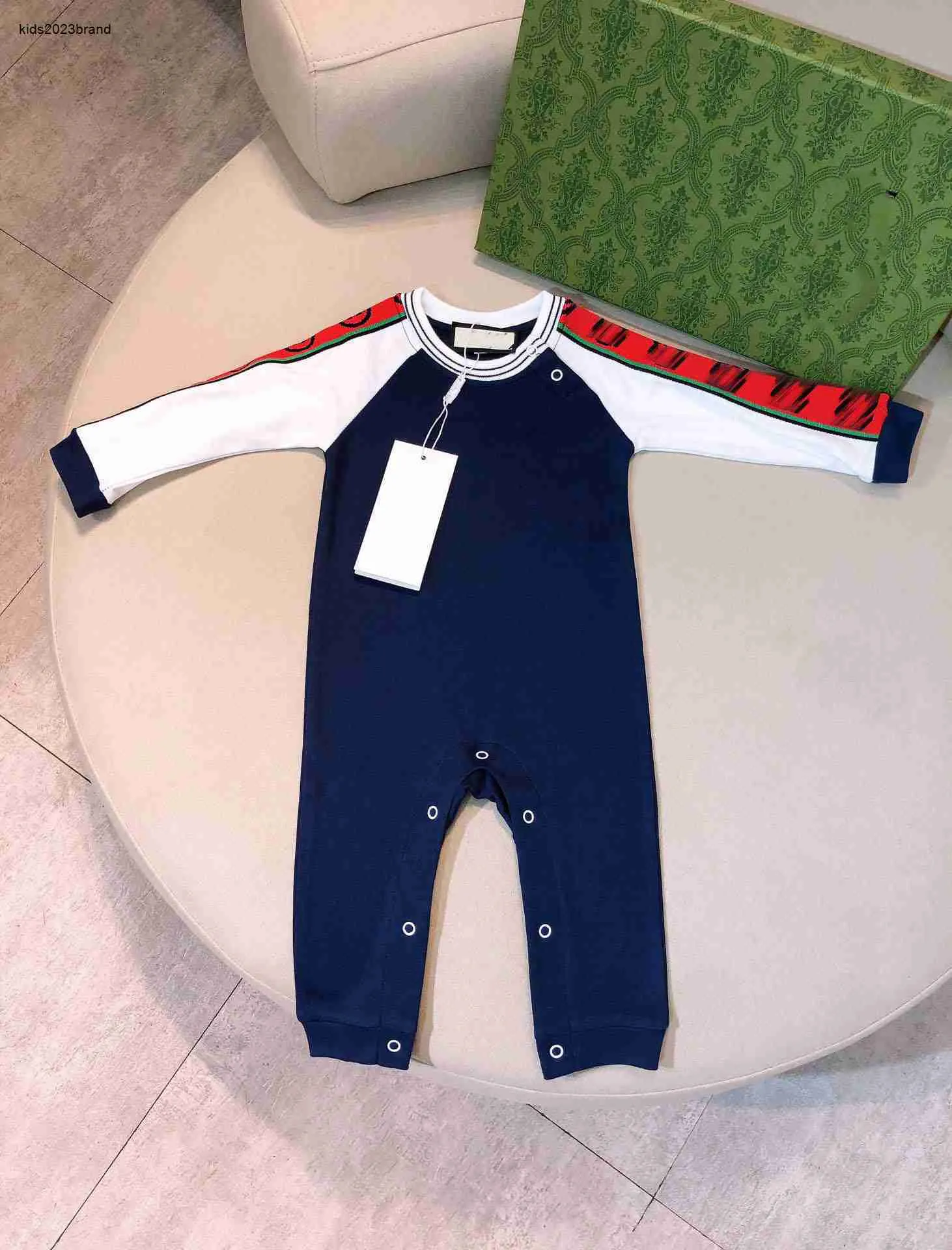 Yeni Yenidoğan Tulumları Çok Renkli Bir Ekleme Tasarımı Toddler Giyim Boyutu 52-90 cm Bebek Tarama Takım Uzun Kollu Bebek Bodysuit 24 Nisan