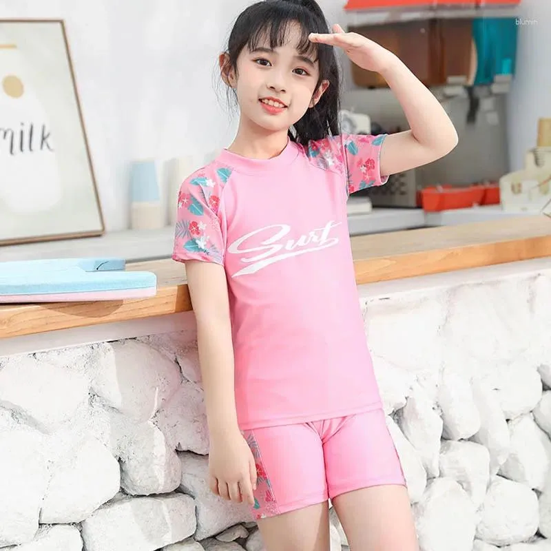 Ensemble de vêtements Girl Swimwear Girls 3pcs Suite de natation (t-shirt Catchon à coffre)