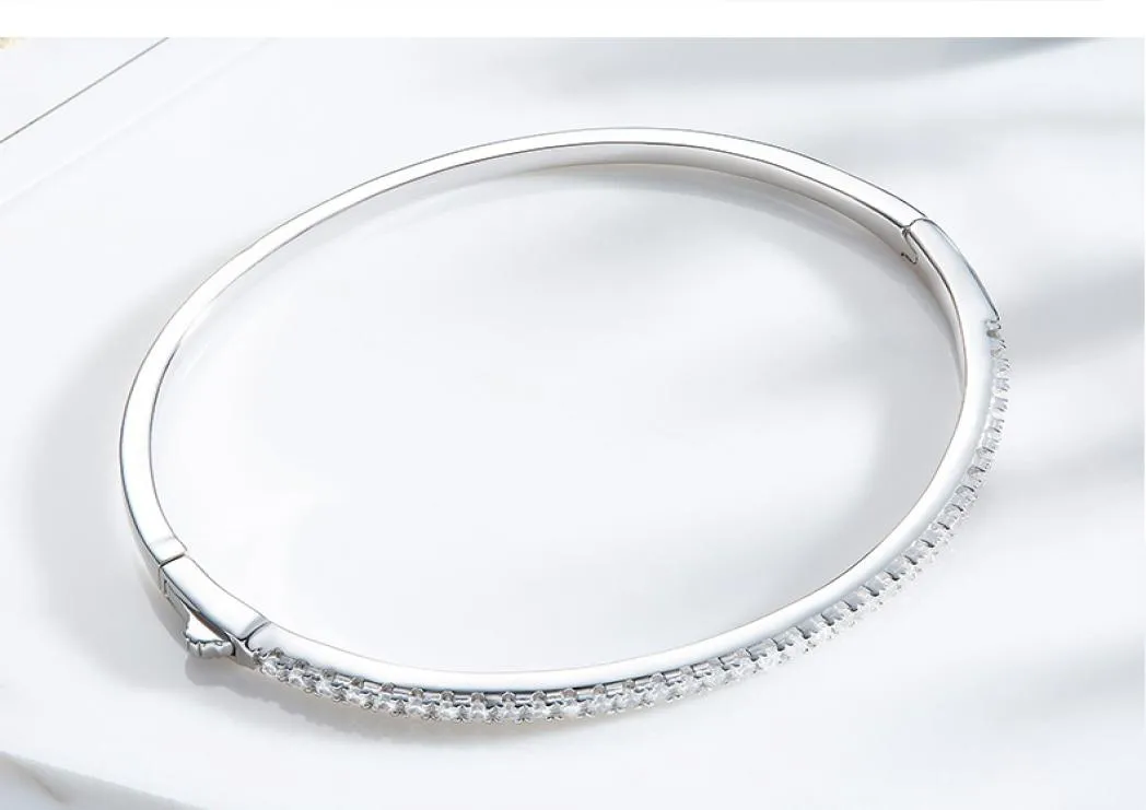 Fashion- S925 Le bracelet en argent sterling est décoré avec une main incrustée en cristal rovski.4660961