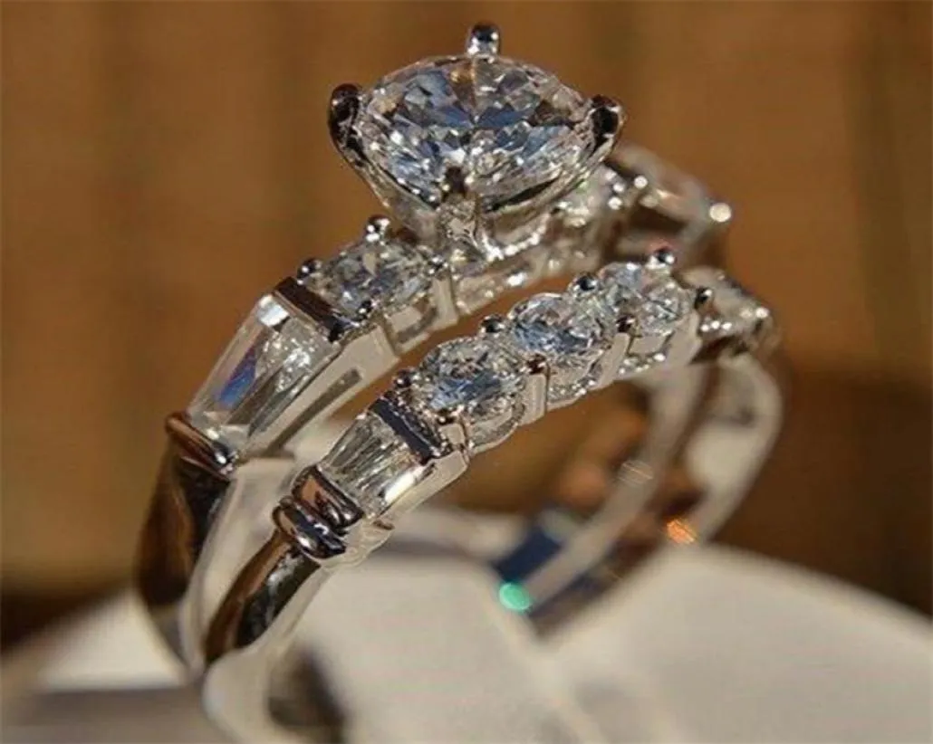 Super White Gold Color Zirkon Lady Rings Nieuwe mode bruiloft verlovingsset sieraden geschenken 2 stks Clear Zirkon Ring 65246229114