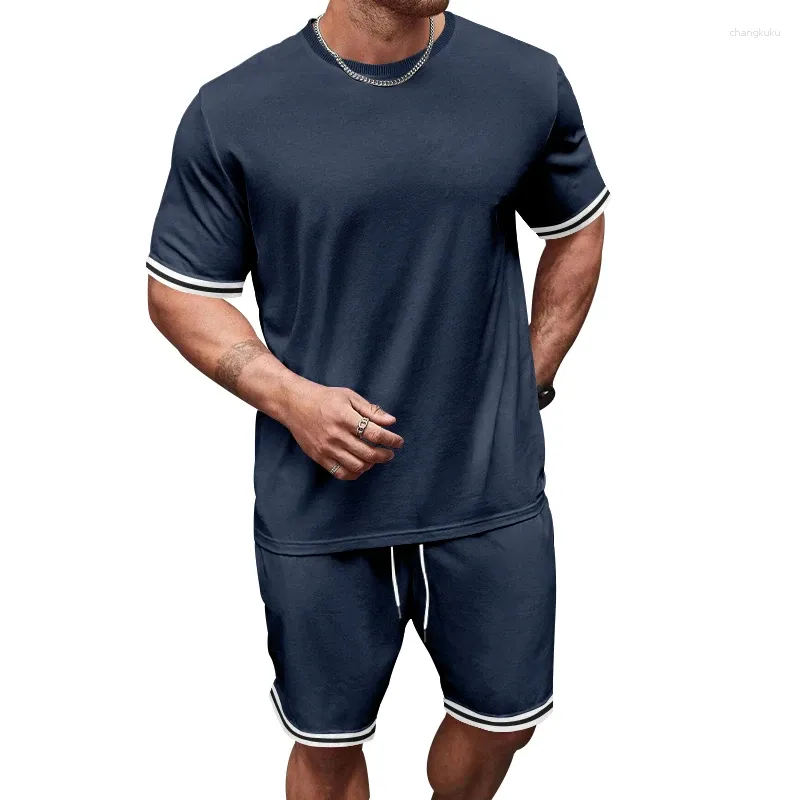 Testros masculinos Solid Solid Round Neck Casual Conjunto adequado para festas familiares de viagens de verão Entretenimento Soft e confortável