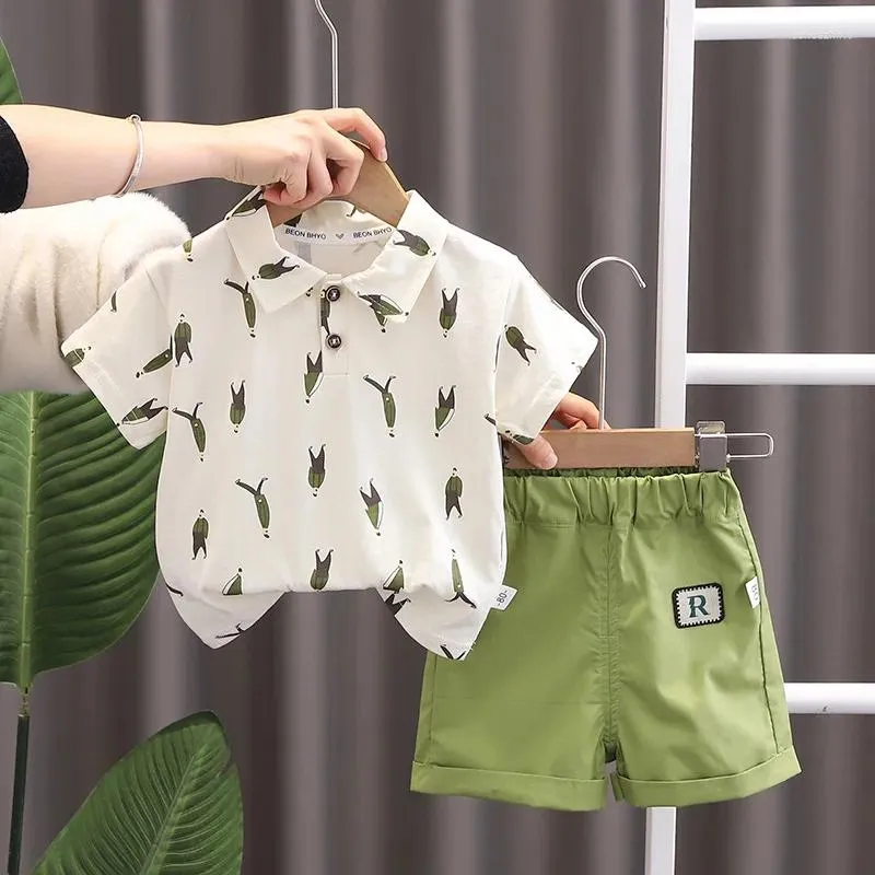 Vêtements de vêtements Western Baby Boy Clothes 2024 Été Korean Kids Boys Full Imprimé Little Imprimé Col à manches courtes Short à manches courtes