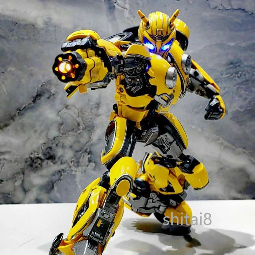 CE-01 Bumblebee Deformierbares Spielzeugdiamantlegierung vergrößerte Ausgabe TC-02 Beetle Männlich heißer Verkaufsbestand