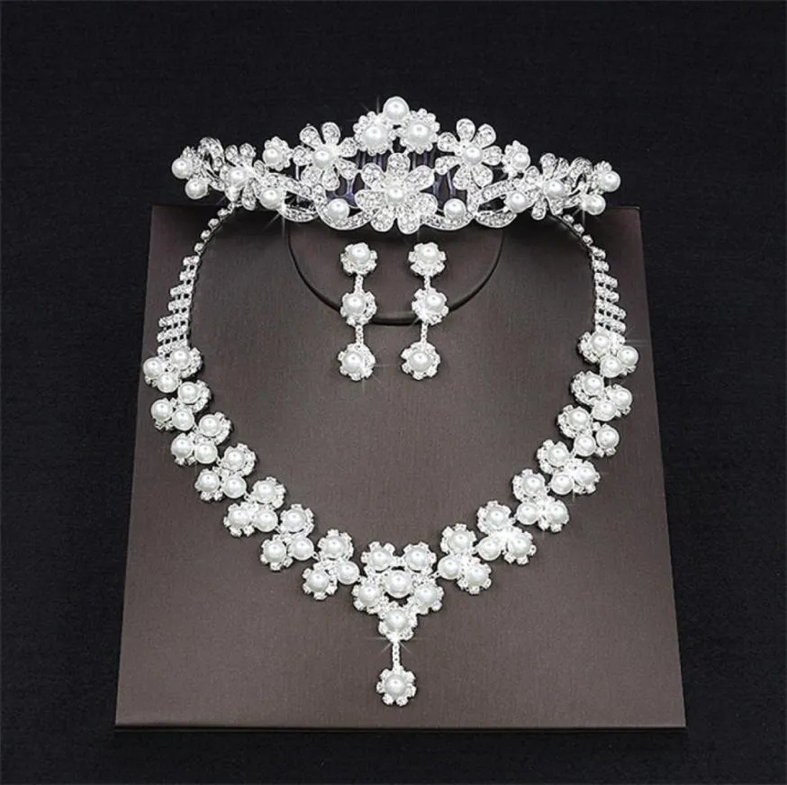 Billige Perlen Drop Strasshochzeit Schmuck Set Halskette Kronen Tiaras Kronenohrringe Kopfbekleidung Perlen dreisteuelhafte Party Braut AC3090419