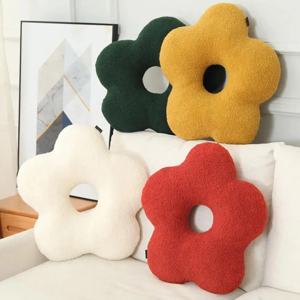 Plush Doll Creative Comfortable Touch Filled Full Good Resilience Detailed Decorative Cotton Flower Shape Cushion Car Decoration 240422