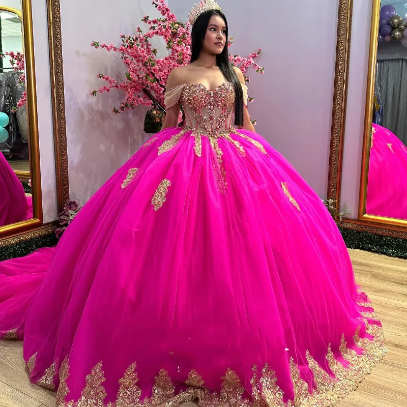 Luxury Rose Red Quinceanera klänningar för 16 tjej guldapplikationer pärlor prinsessor bollklänningar födelsedag prom klänning vestidos de 15 anos