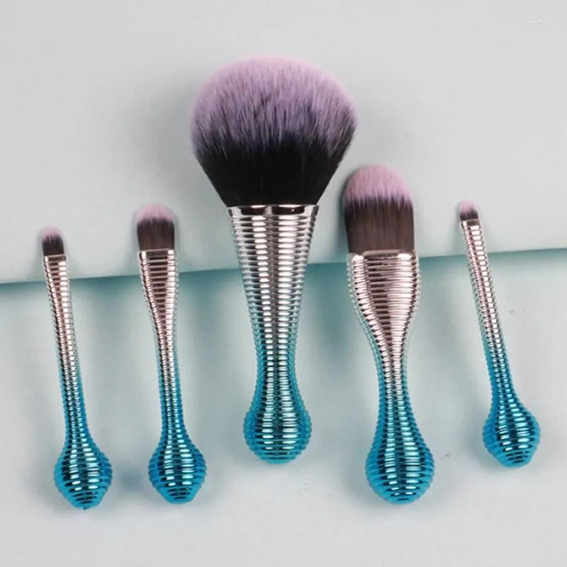 Make -up -Bürsten 5pcs/Set Mini Taille Pinsel 5 Werkzeuge Vollständiger Schönheitssatz